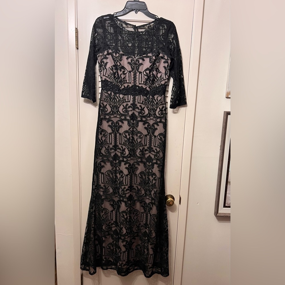 SANGRIA BLACK LACE TAN LINED BEAUTIFUL LONG SLEEVE STYLE ZIP DRESS 6